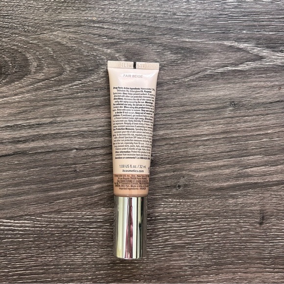 it cosmetics CC+ Nude Glow Skin Tint in Fair Beige Tone - Picture 2 of 2